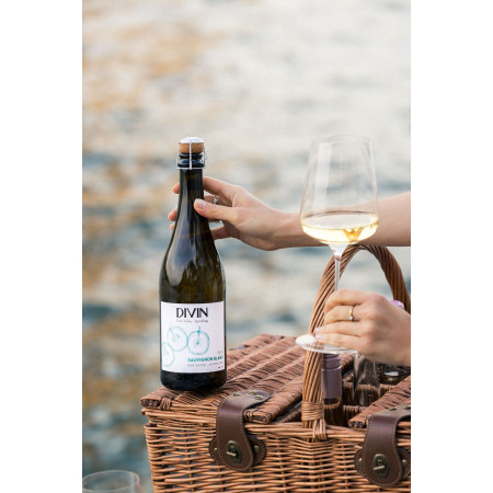 Divin Sauvignon Blanc Sparkling lifestyle